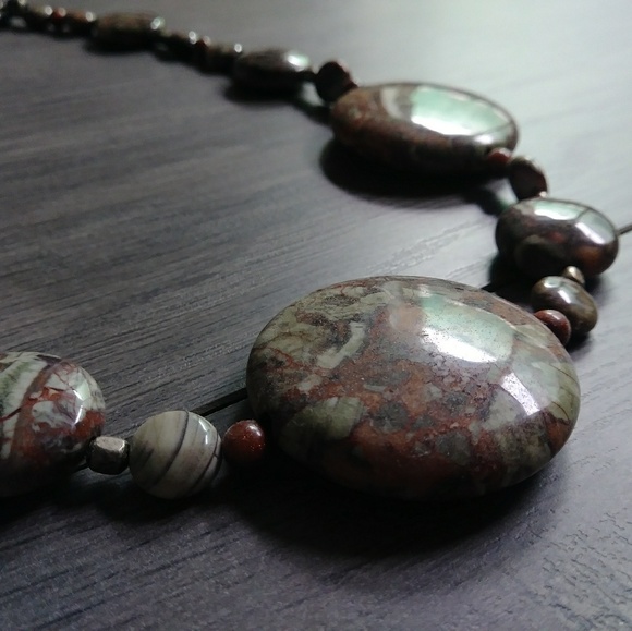 { vintage } Unakite Jasper Necklace - Picture 5 of 8